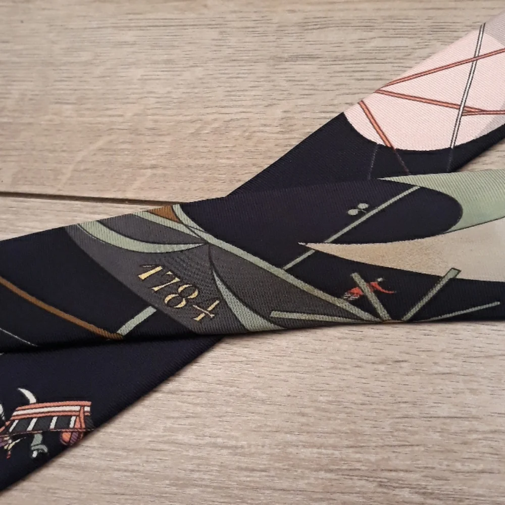 Hermes Authentic Scarf Abstract Silk Tie RARE Vtg‎